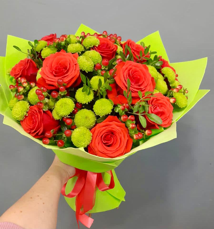 Букет признание в Петрозаводске Букет цветов из: Хризантемы и Розы в Петрозаводске