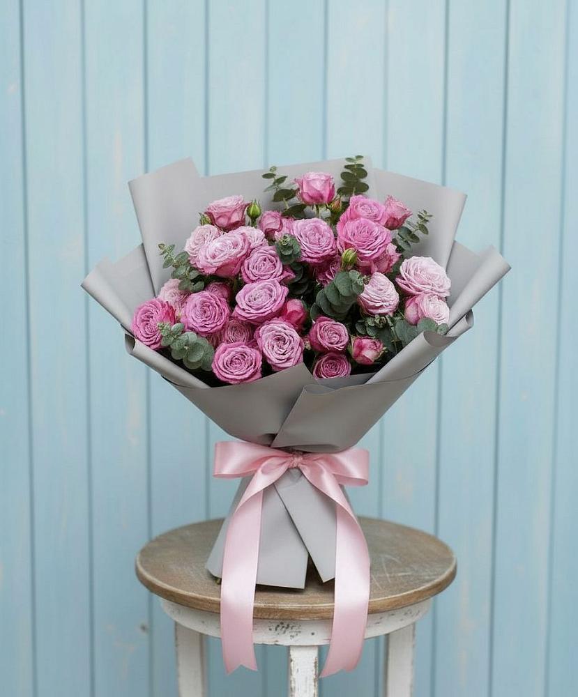 Композиция Яркий комплимент в Петрозаводске Букет цветов из: Розы в Петрозаводске