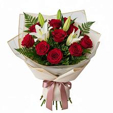 Букет цветов из:  Лилии и Розы в Петрозаводске