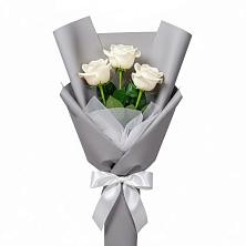 Букет 3 белые розы в Петрозаводске Букет 3 белые розы в Петрозаводске