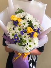 Букет цветов из:  Ирисы, Хризантемы и Розы #REPLACE_PRED# Петрозаводске