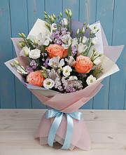 Букет цветов из:  Лизиантусы, Розы, Альстромерии и Гипсофила в Петрозаводске