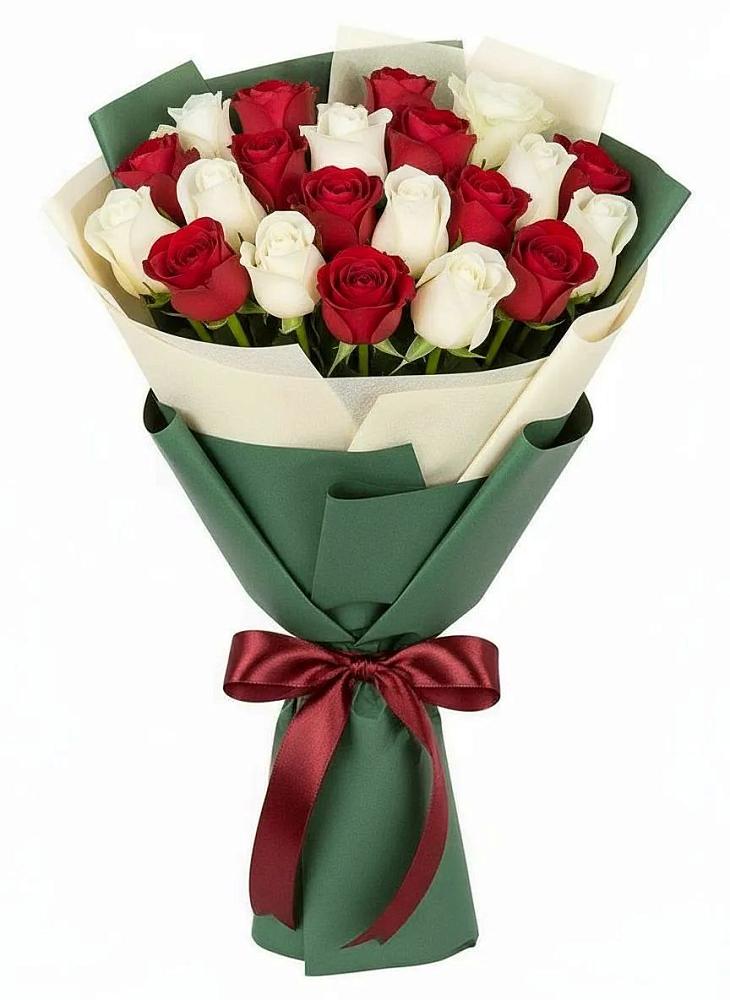 Микс из красных и белых роз в Петрозаводске Букет Микс из красных и белых роз в Петрозаводске