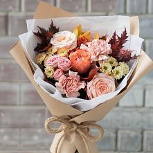 Букет осеннее настроение в Петрозаводске Букет цветов из:  Гвоздики, Хризантемы и Розы в Петрозаводске