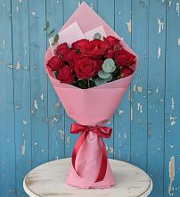 Букет красный бархат в Петрозаводске Букет цветов из:  Розы в Петрозаводске