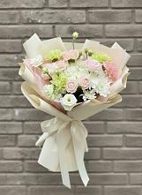 Букет Трепет мечты в Петрозаводске Букет цветов из:  Гвоздики, Розы, Лизиантусы и Хризантемы в Петрозаводске