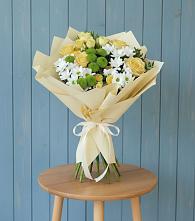 Букет Луч солнца в Петрозаводске Букет цветов из:  Хризантемы и Розы в Петрозаводске