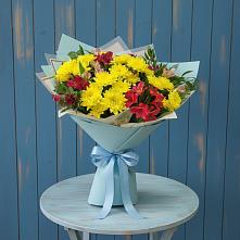 Букет цветов из:  Альстромерии и Хризантемы в Петрозаводске