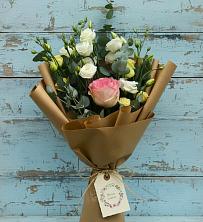 Букет нежный привет в Петрозаводске Букет цветов из:  Розы и Лизиантусы в Петрозаводске
