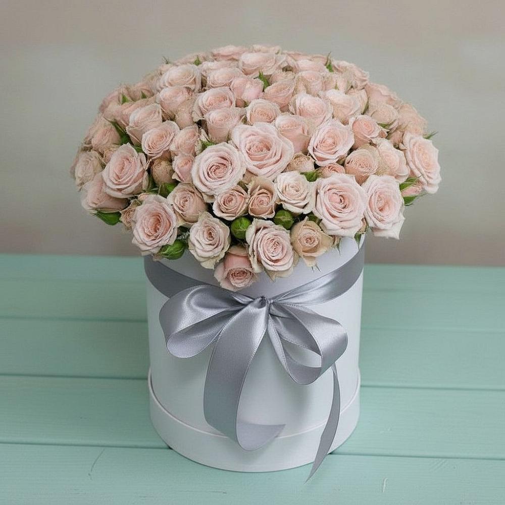 Композиция утонченная красота в Петрозаводске Цветочная композиция из Розы в шляпной коробке в Петрозаводске